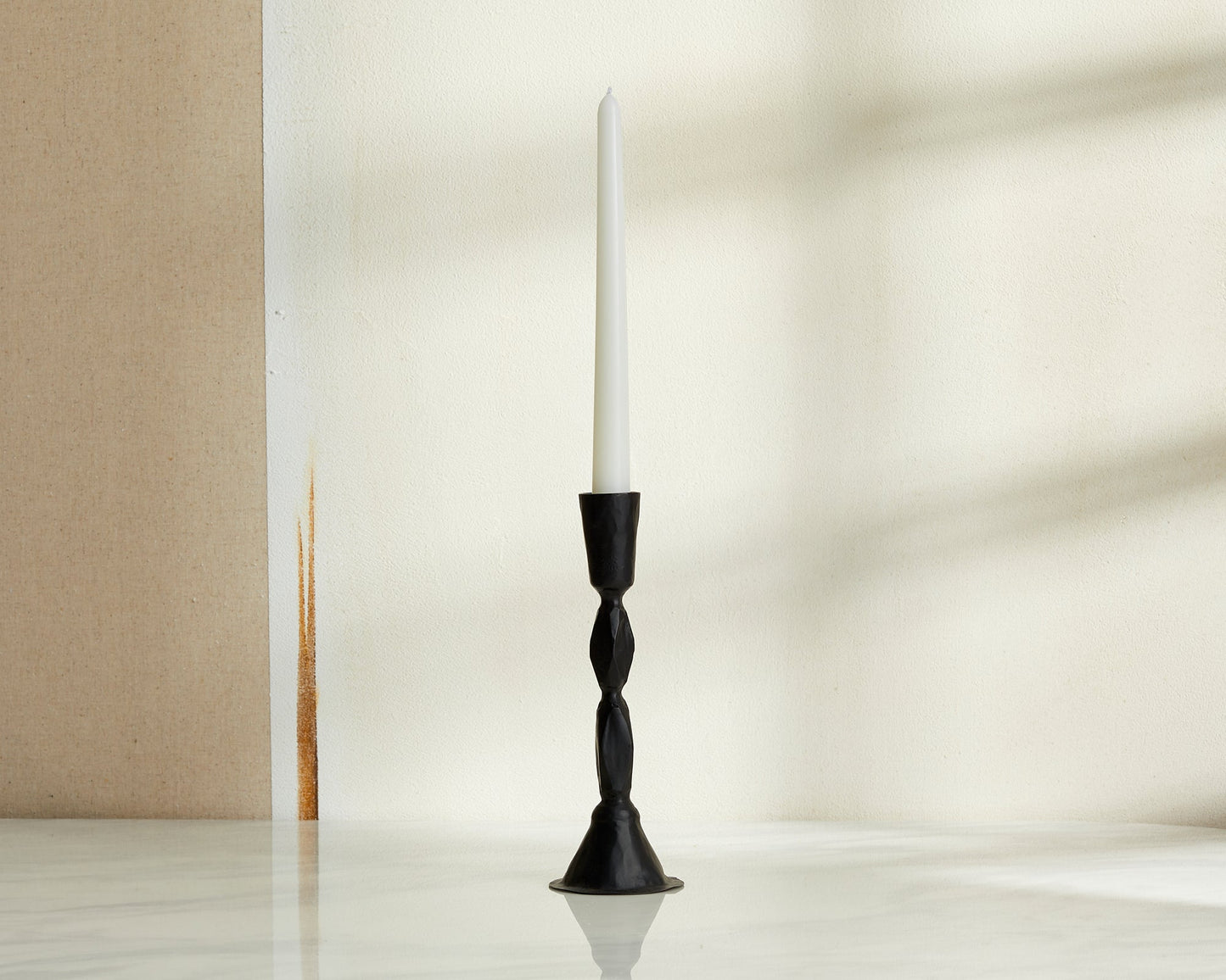 Viena Sculpture Shape Iron Black Candle Holder-0